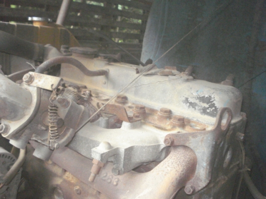 ขายแทงค์น้ำ 6000 ลิตร พร้อมปั๊ม หัวฉีด เครื่องยนต์ ท้ายของ ISUZU