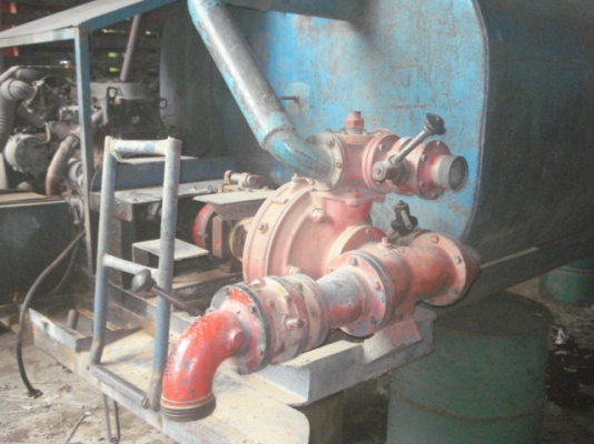 ขายแทงค์น้ำ 6000 ลิตร พร้อมปั๊ม หัวฉีด เครื่องยนต์ ท้ายของ ISUZU