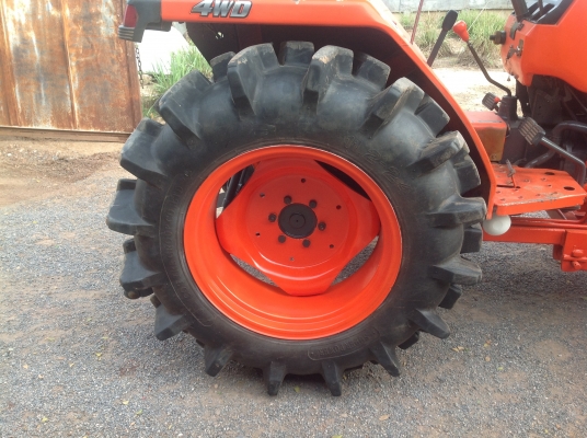 ปัญญาแทรคเตอร์มาแล้ว...จัดมาให้ครับ คูโบต้า L3408 ใบมีดคานล่าง เล่มทะเบียนพร้อม