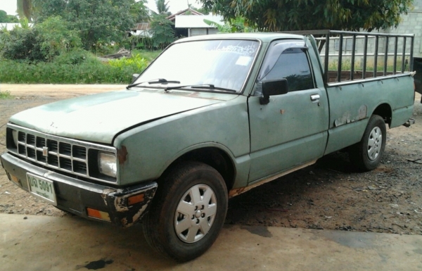 ISUZU KB 2200 Disel รถบ้านสภาพดีเดิมๆพร้อมใช้งาน เครื่องแห้งแรงดี ภายในเก๋งคอนโซลสวยครบพร้อม กระบะไม่มีผุ ช่วงล่างคัชซีไม่ผุไม่มีดาม ยางสภาพดี 60\% พร้อมใช้งาน เอกสารทะเบียนภาษีครบพร้อมโอน ราคาต่อรองได้ครับ