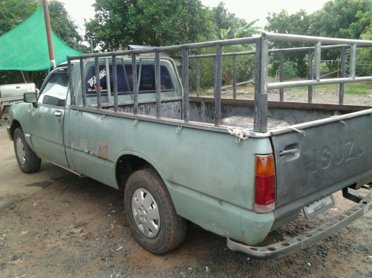 ISUZU KB 2200 Disel รถบ้านสภาพดีเดิมๆพร้อมใช้งาน เครื่องแห้งแรงดี ภายในเก๋งคอนโซลสวยครบพร้อม กระบะไม่มีผุ ช่วงล่างคัชซีไม่ผุไม่มีดาม ยางสภาพดี 60\% พร้อมใช้งาน เอกสารทะเบียนภาษีครบพร้อมโอน ราคาต่อรองได้ครับ