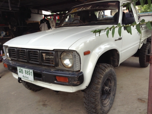 ขาย โตโยต้าม้าดำ 4x4 RN46 ปี 2523 เครื่อง 24 เทอร์โบ ช่วงล่างแท้หมดยกชุด