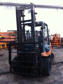 ขายรถ โฟล์คลิฟท์ TOYOTA รุ่น 7-FD30