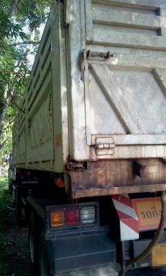 NISSAN DIESEL 6 ล้อหัวลาก พร้อมหางดั้ม สวยมากค่ะ เพียง 4x,xxx กม. ค่ะ