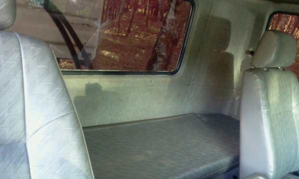 NISSAN DIESEL 6 ล้อหัวลาก พร้อมหางดั้ม สวยมากค่ะ เพียง 4x,xxx กม. ค่ะ