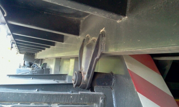 NISSAN DIESEL 6 ล้อหัวลาก พร้อมหางดั้ม สวยมากค่ะ เพียง 4x,xxx กม. ค่ะ