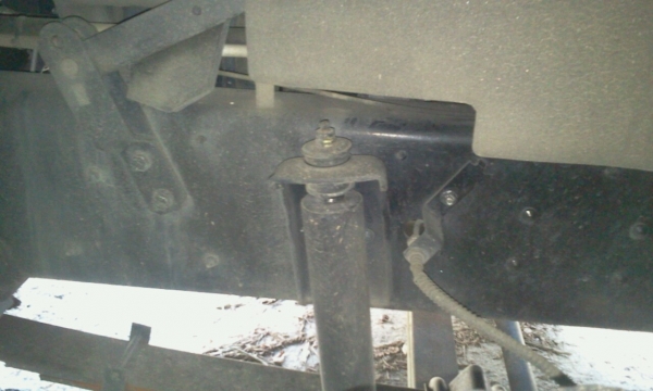 NISSAN DIESEL 6 ล้อหัวลาก พร้อมหางดั้ม สวยมากค่ะ เพียง 4x,xxx กม. ค่ะ