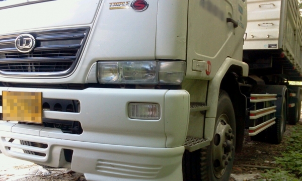 NISSAN DIESEL 6 ล้อหัวลาก พร้อมหางดั้ม สวยมากค่ะ เพียง 4x,xxx กม. ค่ะ