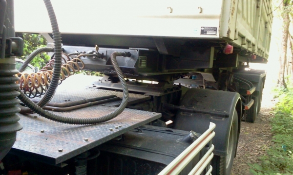 NISSAN DIESEL 6 ล้อหัวลาก พร้อมหางดั้ม สวยมากค่ะ เพียง 4x,xxx กม. ค่ะ