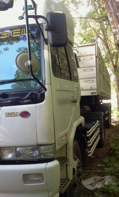 NISSAN DIESEL 6 ล้อหัวลาก พร้อมหางดั้ม สวยมากค่ะ เพียง 4x,xxx กม. ค่ะ