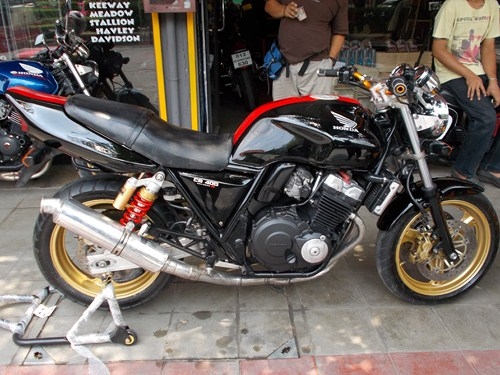 ขายHONDA cb40 version s ปี98 เก็บงานแล้ว