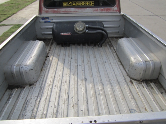 Mazda familia 1.3 แม็ก vip แก๊ซ lpg แอร์หนาว เครื่องเสียงบึ้มๆ