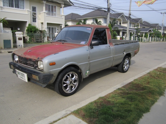 Mazda familia 1.3 แม็ก vip แก๊ซ lpg แอร์หนาว เครื่องเสียงบึ้มๆ