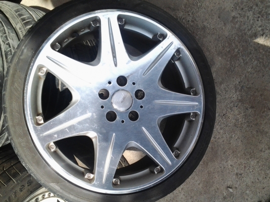 ล้อขอบ 19 หน้า8 หลัง9 5 รู 114 .3 -112  พร้อม ยาง  15000 บาท