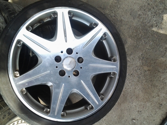 ล้อขอบ 19 หน้า8 หลัง9 5 รู 114 .3 -112  พร้อม ยาง  15000 บาท