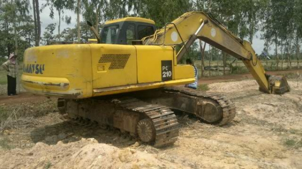 Isuzu Rocky175 ยาง825 สิงไฮเทค195 3 คัน KT725หางปลา 1คัน Komatsu1คัน Isuzu Rocky175 ยาง825 สิงไฮเทค195 3 คัน KT725หางปลา 1คัน Komatsu1คัน