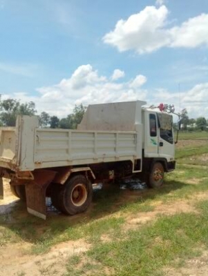 Isuzu Rocky175 ยาง825 สิงไฮเทค195 3 คัน KT725หางปลา 1คัน Komatsu1คัน Isuzu Rocky175 ยาง825 สิงไฮเทค195 3 คัน KT725หางปลา 1คัน Komatsu1คัน