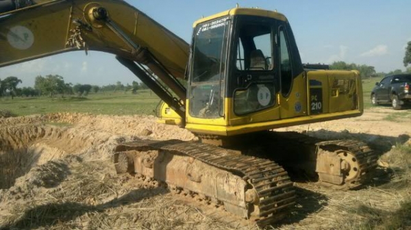 Isuzu Rocky175 ยาง825 สิงไฮเทค195 3 คัน KT725หางปลา 1คัน Komatsu1คัน Isuzu Rocky175 ยาง825 สิงไฮเทค195 3 คัน KT725หางปลา 1คัน Komatsu1คัน