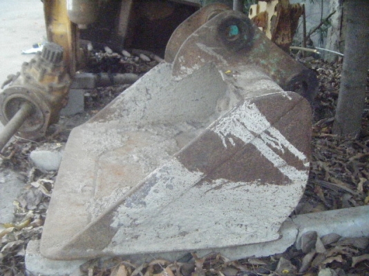 บุ้งกี๋แบคโฮ