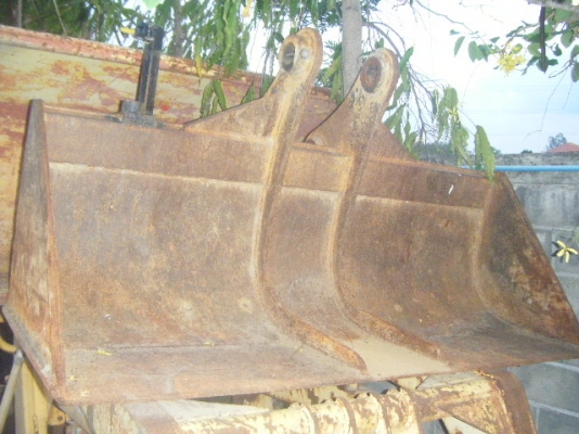 บุ้งกี๋แบคโฮ