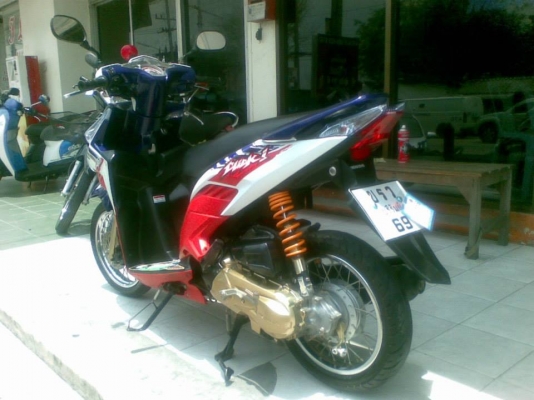 Honda Click &ndash; i ลายสตีท ปี 2554 สวยวิ๊งเครื่องดี ราคาถูกๆ