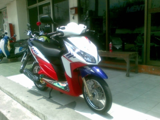 Honda Click &ndash; i ลายสตีท ปี 2554 สวยวิ๊งเครื่องดี ราคาถูกๆ