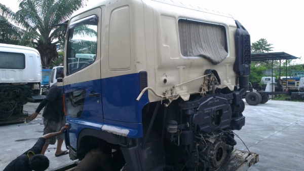 หัวเก๋ง Hino Mega สิบล้อ ตรงรุ่นบ้านเรา แบบตัว500 หัวเก๋ง Hino Mega สิบล้อ ตรงรุ่นบ้านเรา แบบตัว500