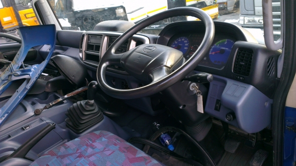 หัวเก๋ง Hino Mega สิบล้อ ตรงรุ่นบ้านเรา แบบตัว500 หัวเก๋ง Hino Mega สิบล้อ ตรงรุ่นบ้านเรา แบบตัว500