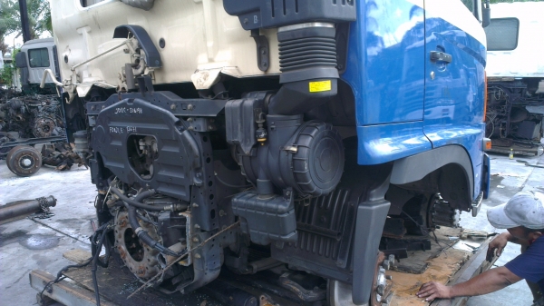 หัวเก๋ง Hino Mega สิบล้อ ตรงรุ่นบ้านเรา แบบตัว500 หัวเก๋ง Hino Mega สิบล้อ ตรงรุ่นบ้านเรา แบบตัว500