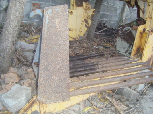 บุ้งกี๋งาเสี้ยบรถตักเล็กเอนกประสงค์