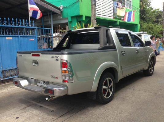 ขายแล้วครับVIGO 4ประตู ปี05 บอดี้สวยๆวางเครื่อง2JZ ติดแก๊สLPG ล้อแม็ก เครื่องเสียง DVD TVครบ รถพร้อมใช้ครับ  รถมือเดียว ภาษีไม่ขาด แอร์เย็นเจี๊ยบ ช่วงล่างดี เครื่องดีไม่มีปัญหาใดๆ แก๊สประหยัดมาก ขับออกต่างจังหวัดสบายๆ  ราคา 289000 สนใจโทรมาคุยกันครับราคาน