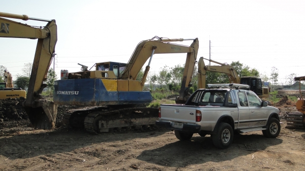 ขายรถขุดโคมัตสุ  PC 200 - 3  ราคา  550000