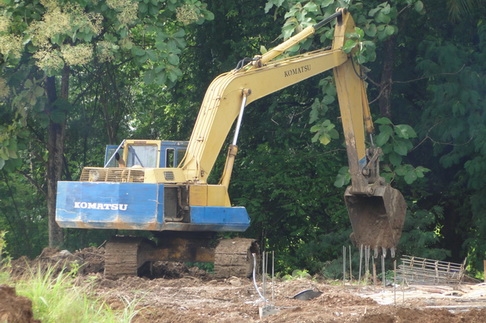 ขายรถขุดโคมัตสุ  PC 200 - 3  ราคา  550000