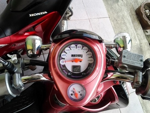 ขาย Scoopy-i หัวฉีดประหยัดน้ำมัน สวยๆเครื่องเดิมๆราคาถูกๆครับ