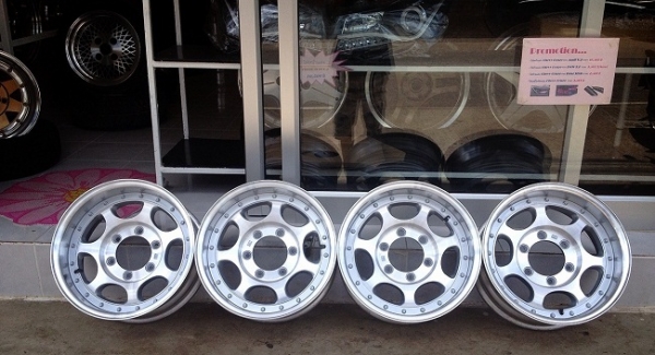 ขายล้อ 2 ชิ้นแท้ japan SHUEI ขอบ 15x7 ออฟ-13 6 รู เงาๆ สวยๆ ครับ