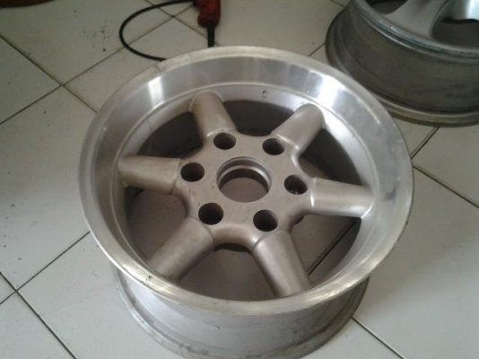 ขายล้อ 15*7.5 6 รู 4 ลูก แยกได้ ดูของ คลองหลวง 0850227371 ขายล้อ 15*7.5 6 รู 4 ลูก แยกได้ ดูของ คลองหลวง 0850227371