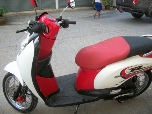 SCOOPY- I   หัวฉีด PGM-FI ปี53   สีสวย ๆ  เครื่องเิดิม ๆ