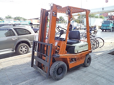 ขายรถยกโตโยต้า 1 ตัน เครื่องเบนซิน กระบอกคู่ เสาสูง 3 เมตร พวงมาลัยเพาเว่อร์ สีเดิมจากนอก นำเข้าจากญี่ปุ่น ใช้งานได้ทันที ขายรถยกโตโยต้า 1 ตัน เครื่องเบนซิน กระบอกคู่ เสาสูง 3 เมตร พวงมาลัยเพาเว่อร์ สีเดิมจากนอก นำเข้าจากญี่ปุ่น ใช้งานได้ทันที