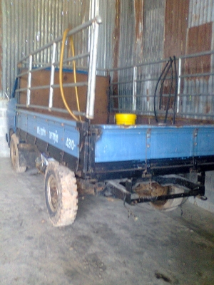 ขายรถสี่ล้อกลางนิสสันคาร์บ้อน