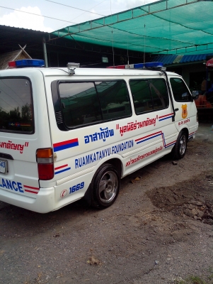 ขายรถตู้พยาบาลตกแต่งภายในแล้ว
