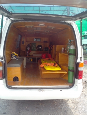 ขายรถตู้พยาบาลตกแต่งภายในแล้ว