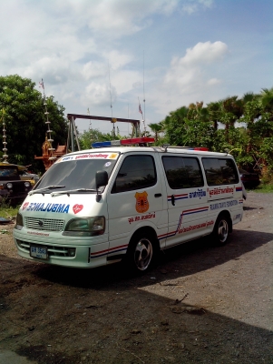 ขายรถตู้พยาบาลตกแต่งภายในแล้ว