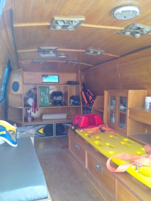 ขายรถตู้พยาบาลตกแต่งภายในแล้ว