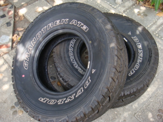 ขายถูกยาง DUNLOP AT3 31R15 ยังใหม่ๆ