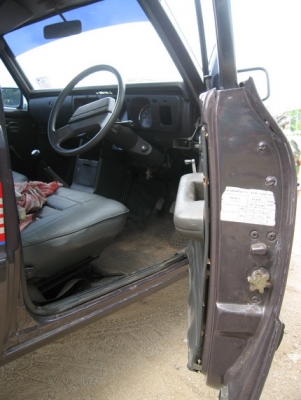 ขายรถ Mazda 1300 ปี35 5เกียร์ ตามสภาพพร้อมใช้งาน