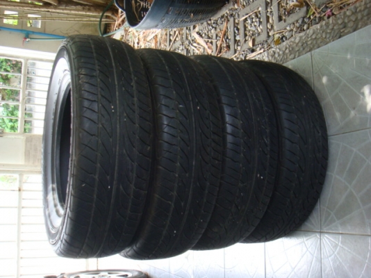 ขายถูกยางกะบะ Dunlop 205/70/15 สภาพดี4เส้น