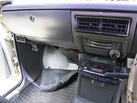 ขายรถ Mazda 1300 ปี34 5เกียร์ มือเดียวออกห้าง ตามสภาพพร้อมใช้งาน