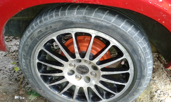 ขายรถเก๋งโบราณ2คันดิสสัน4ประตู120yและฟอร์ดเปิดประทุนสถาพสวย