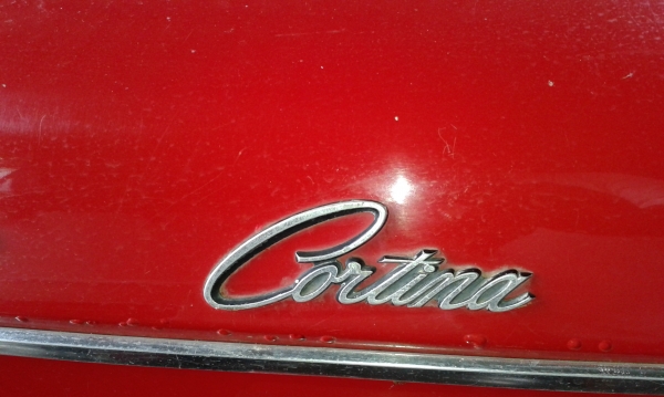 ขายรถเก๋งโบราณ2คันดิสสัน4ประตู120yและฟอร์ดเปิดประทุนสถาพสวย