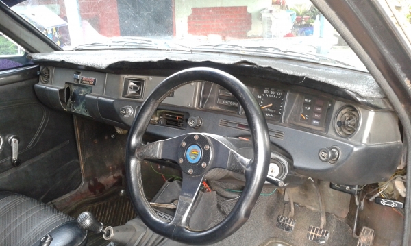 ขายรถเก๋งโบราณ2คันดิสสัน4ประตู120yและฟอร์ดเปิดประทุนสถาพสวย